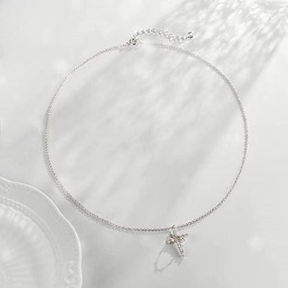 Kette mit Krone und Kreuzanhänger